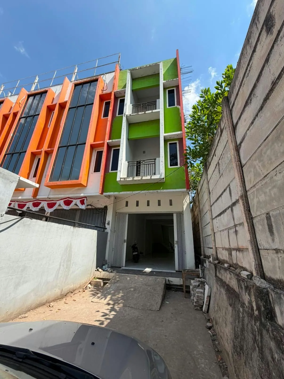 Three-Storey Shophouse for Rent in Benua Anyar, Banjarmasin