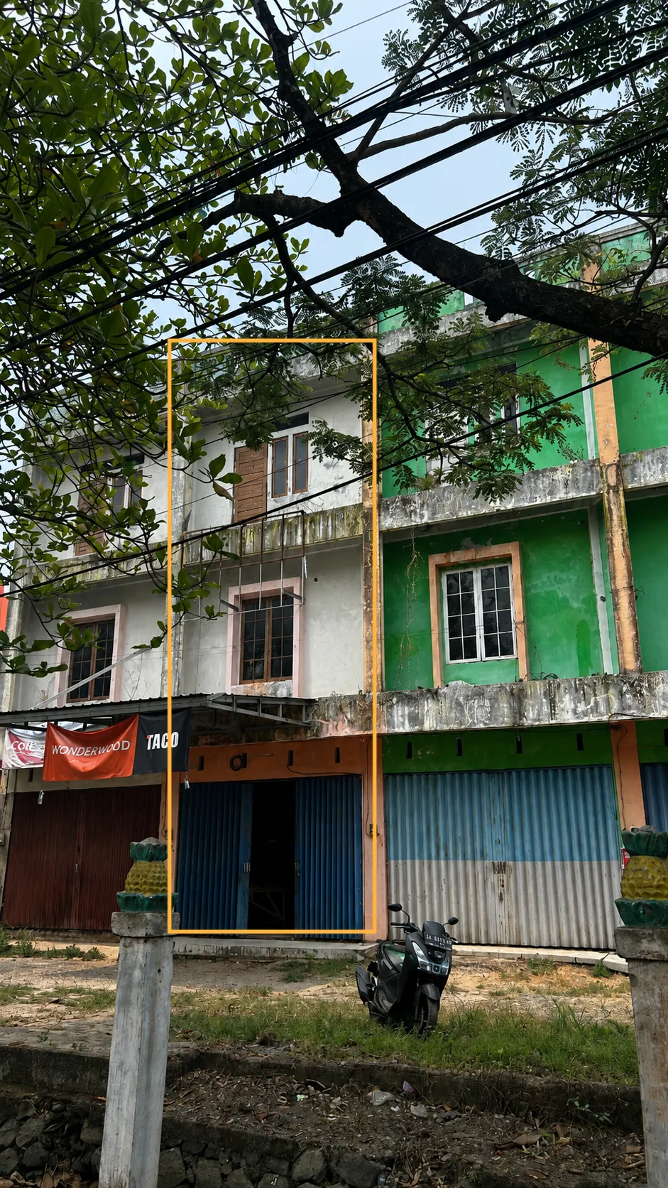 Ruko Disewakan 3 Lantai 4 x 20 Meter di Jl. Veteran