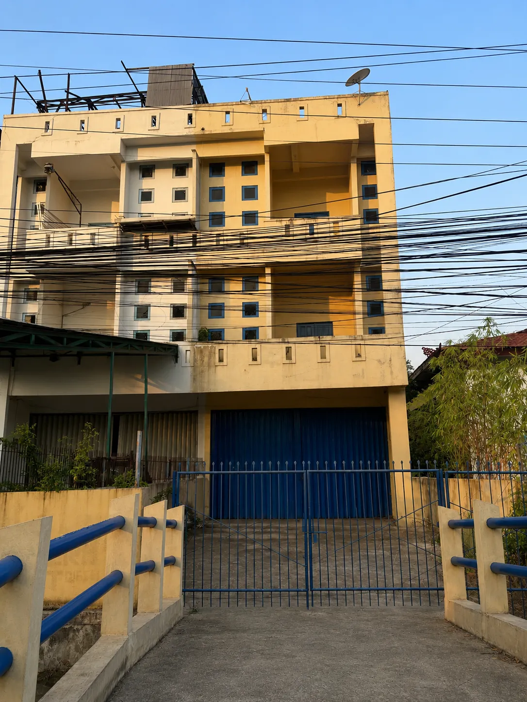 Ruko Disewakan 3 Lantai di Jl. A. Yani Km 6, Banjarmasin
