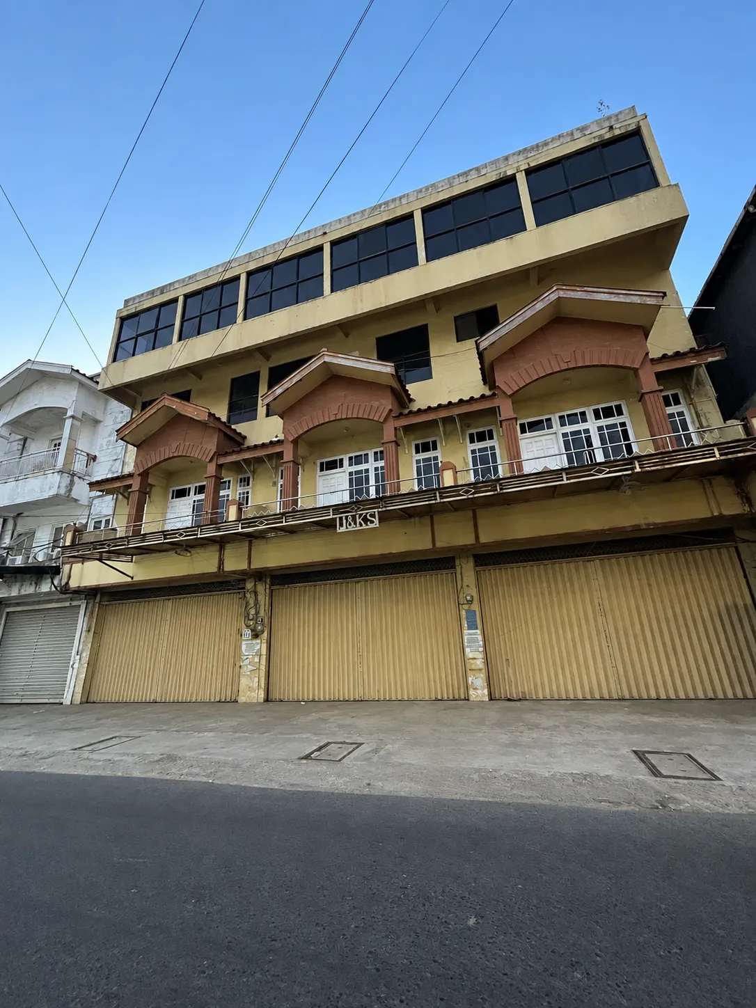 Three-Storey Shophouses for Rent on Jl. Raya Banjar Indah Permai, Banjarmasin