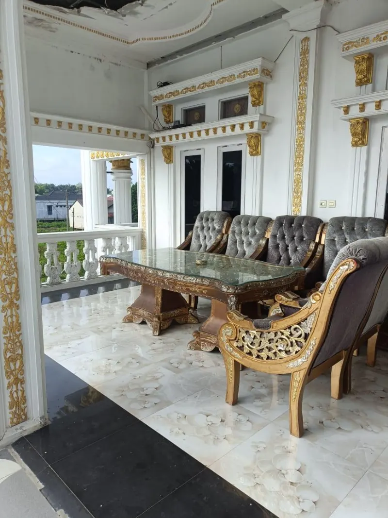 Rumah Mewah Dijual 300 m² Dua Lantai di Amuntai Selatan 2