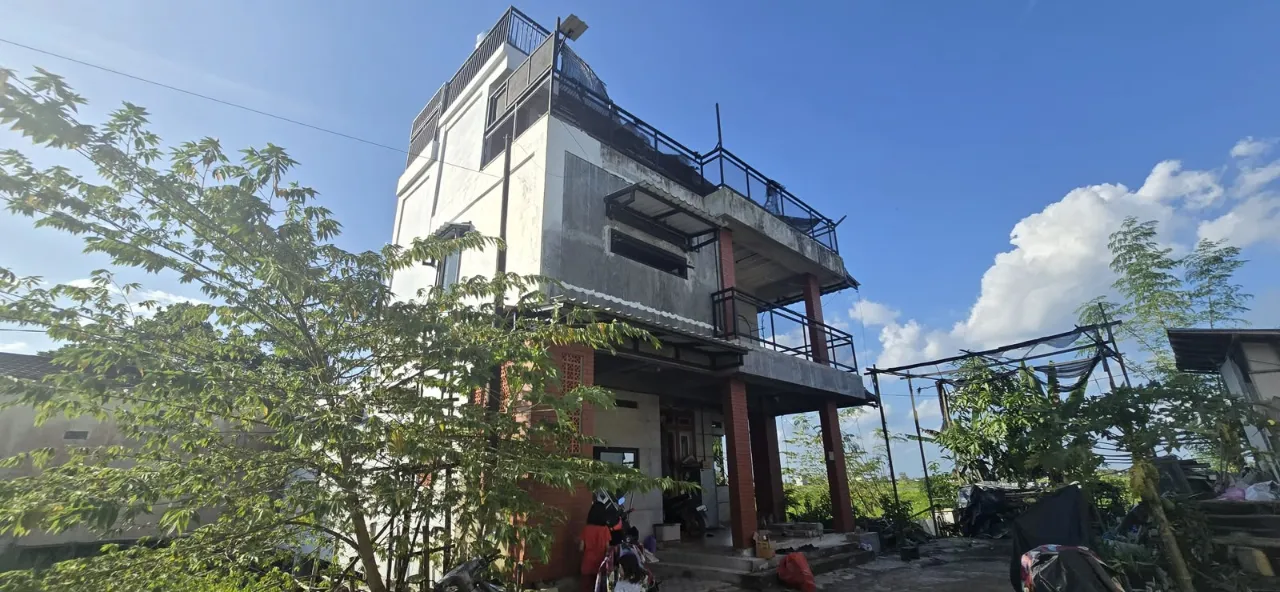 House for Sale, 3 Storeys on 130 m² in Manarap, Kertak Hanyar