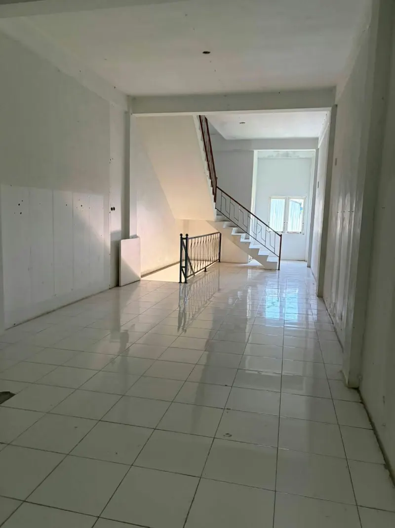马辰 Benua Anyar 三层商铺出租 4