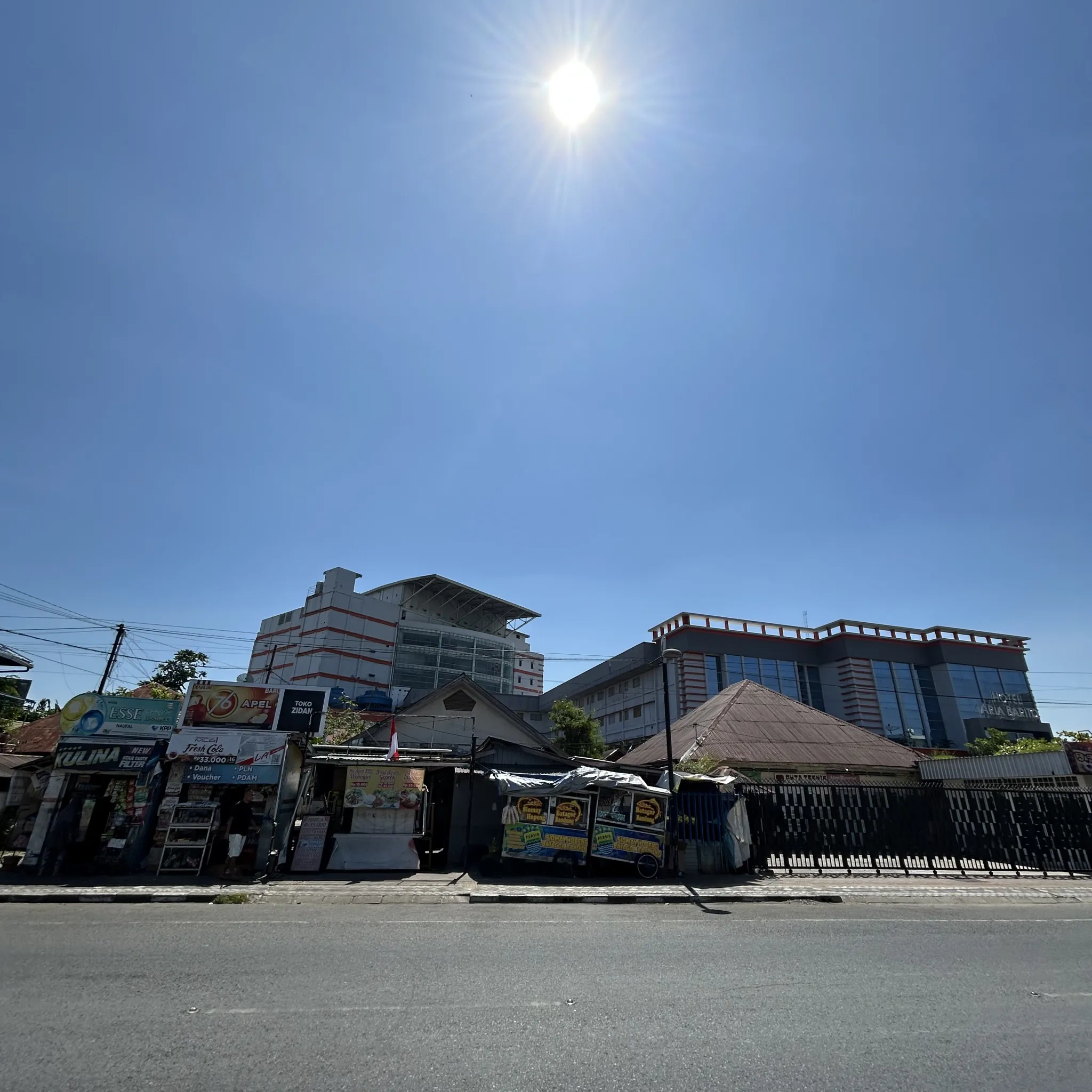Jl. M.T. Haryono 2,208 平方米土地出售，紧邻 Aria Barito 酒店