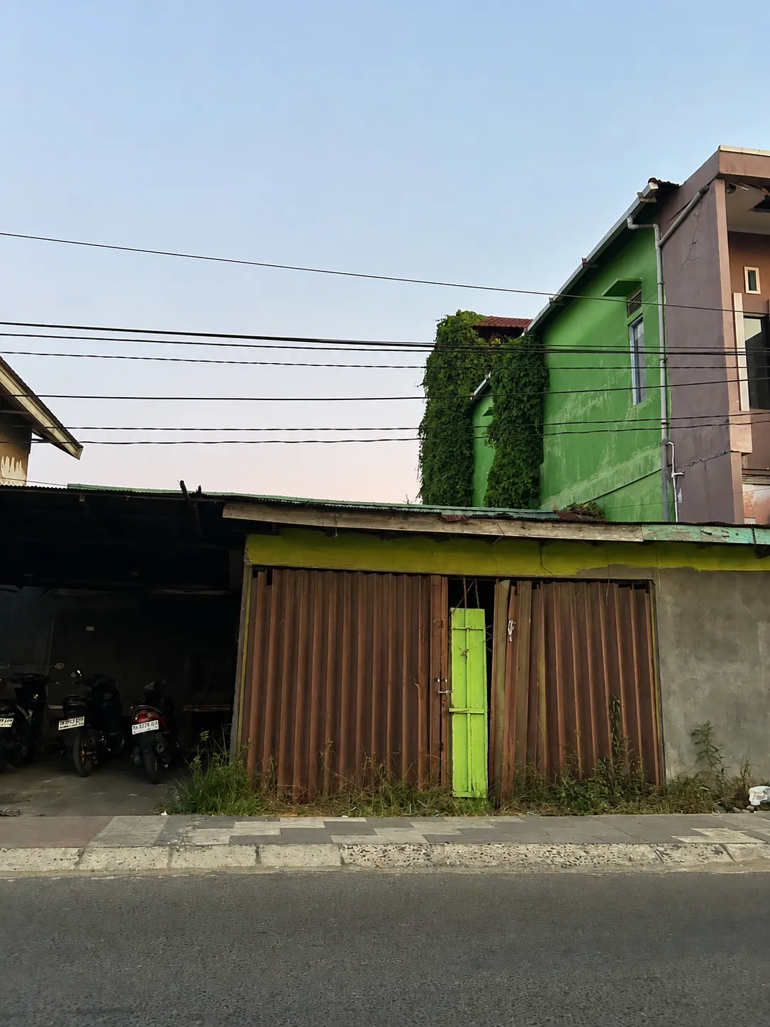 190 m² Storage and Workspace for Rent in Banjar Indah, Banjarmasin