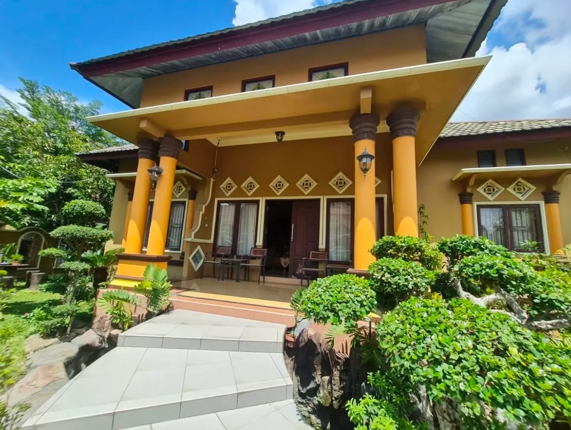 班惹马辛 Jl. Sultan Adam 带泳池住宅出售