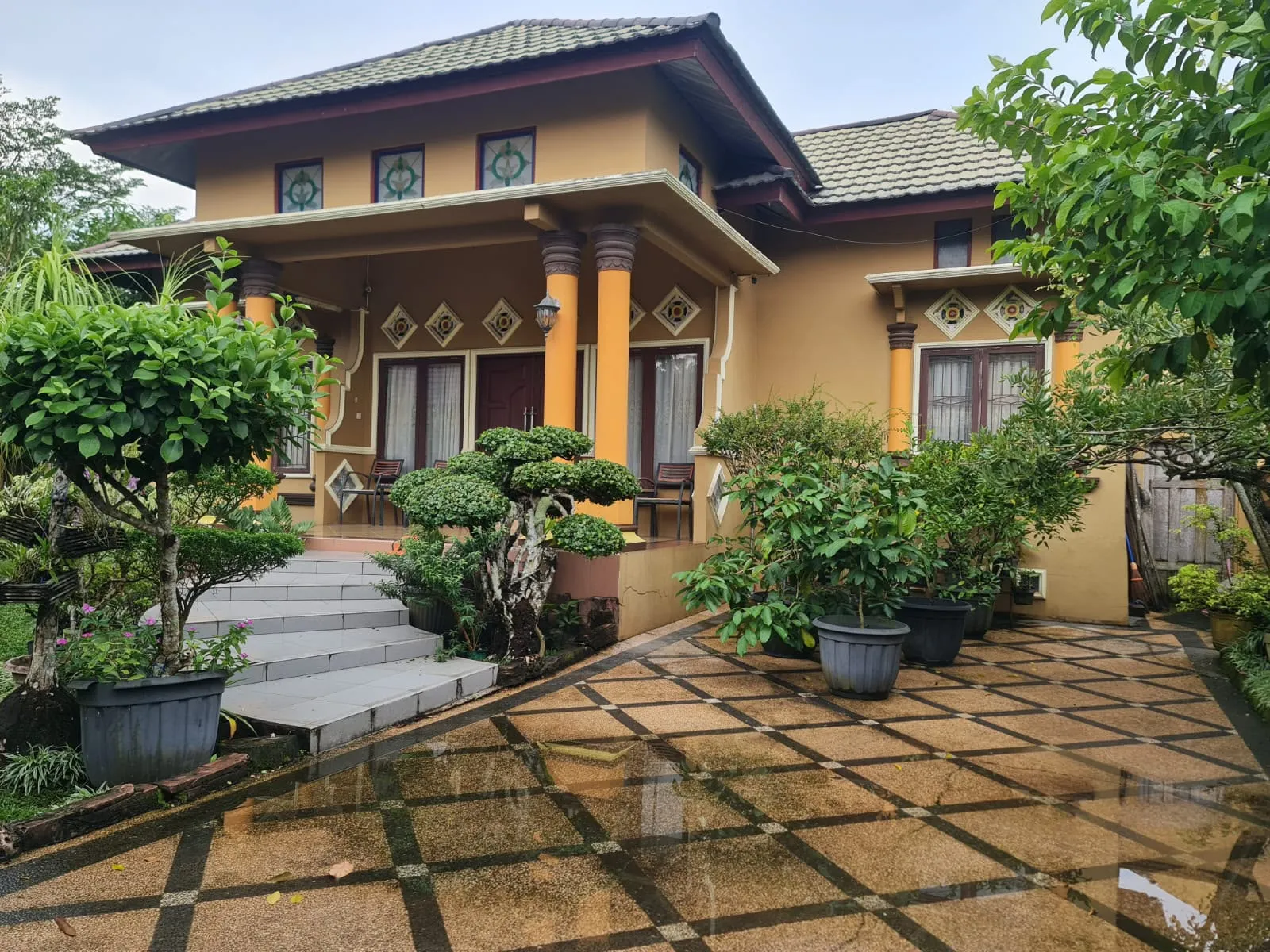 班惹马辛 Jl. Sultan Adam 带泳池住宅出售 5