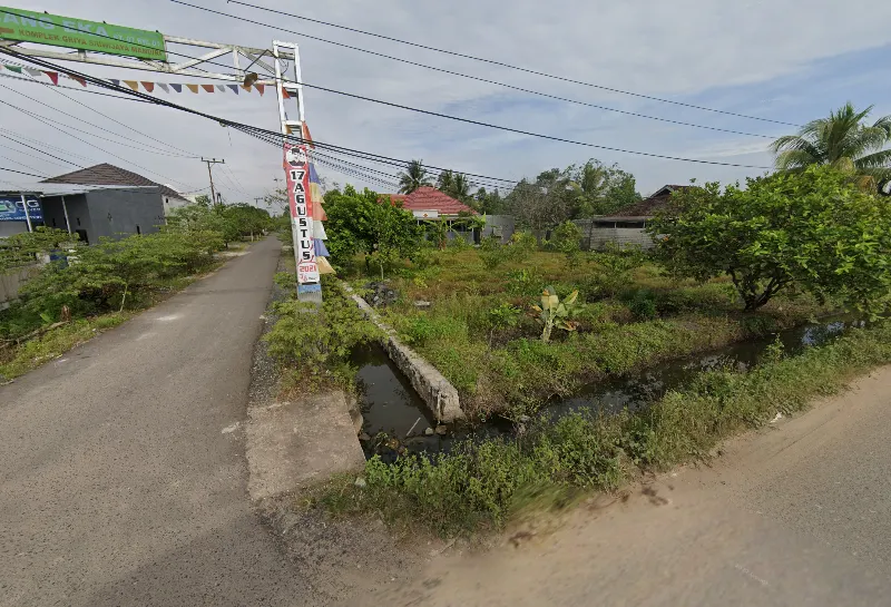Landasan Ulin 30 x 25 米转角地块出售 2