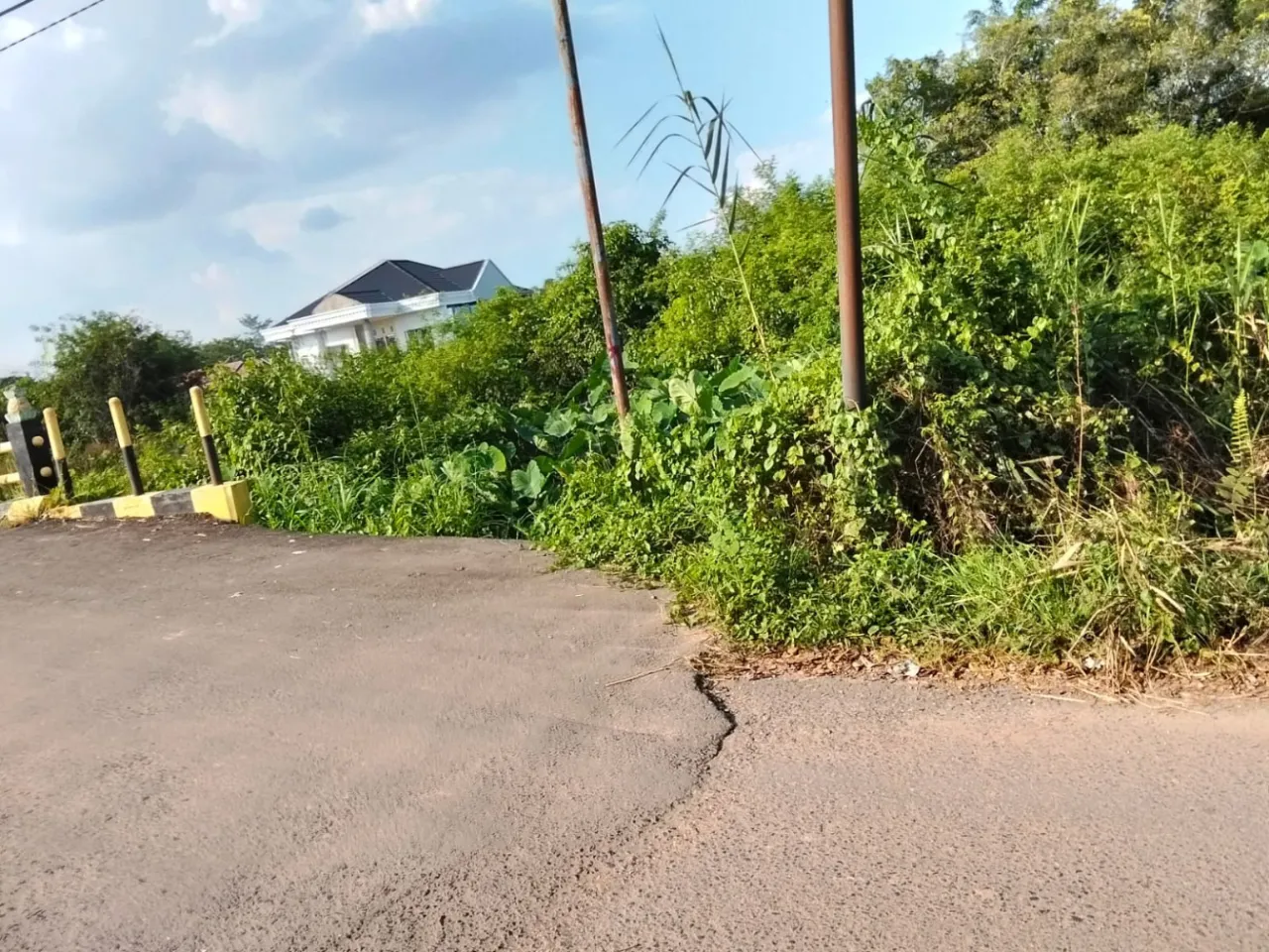 班惹马辛 Jl. Melati Indah 8 土地出售，801 平方米