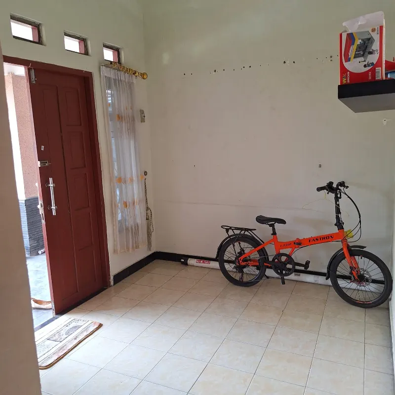 Rumah Dijual 2 Lantai LT 171 m² LB 85 m² di Landasan Ulin 6