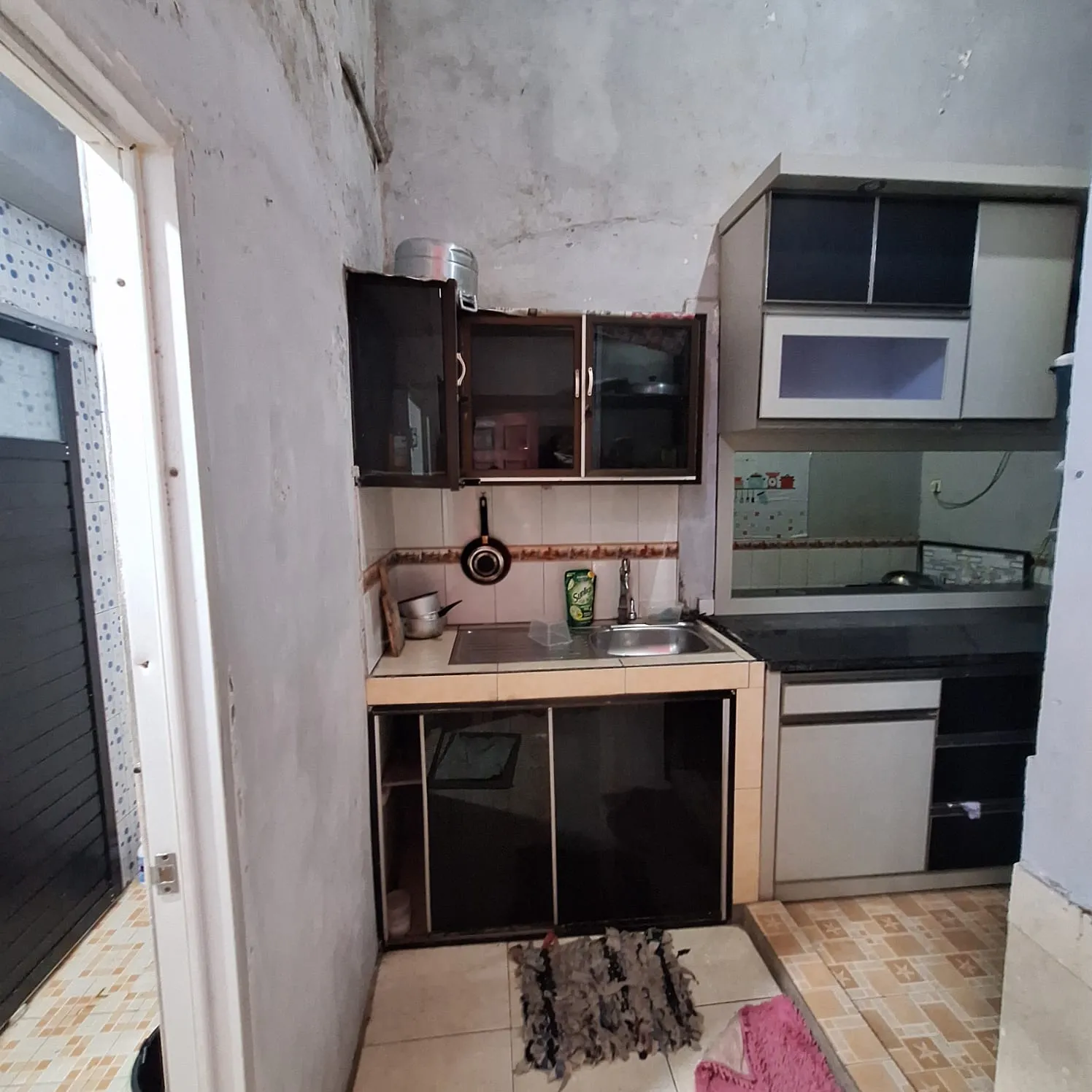 Rumah Dijual 2 Lantai LT 171 m² LB 85 m² di Landasan Ulin 3